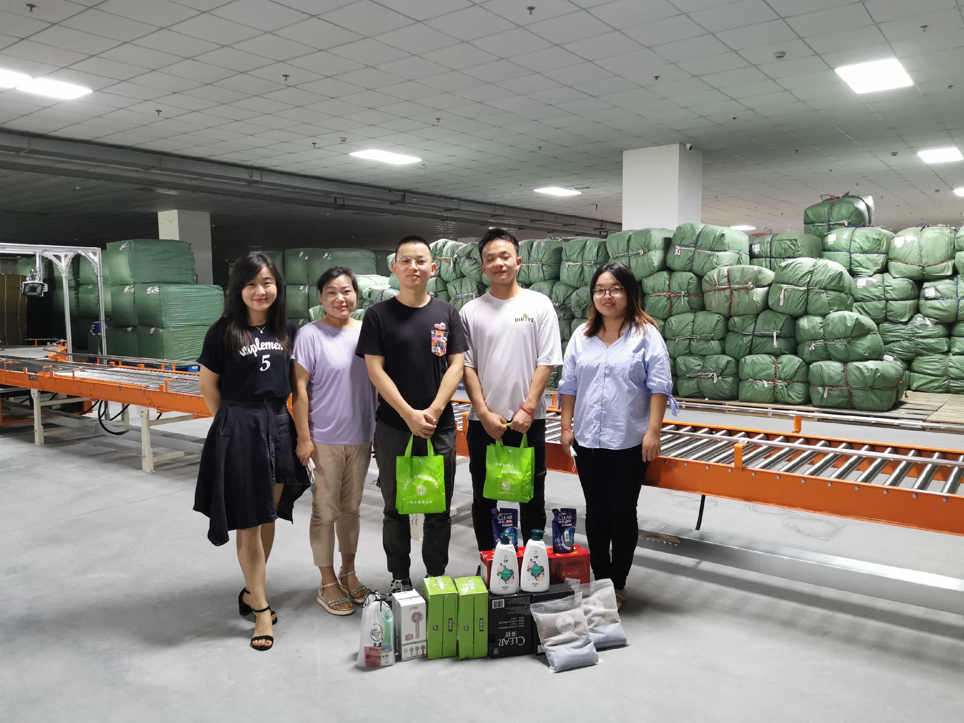 關愛職工 · 夏送清涼 | 寶開工會赴一線送清涼，致敬高溫下的堅守