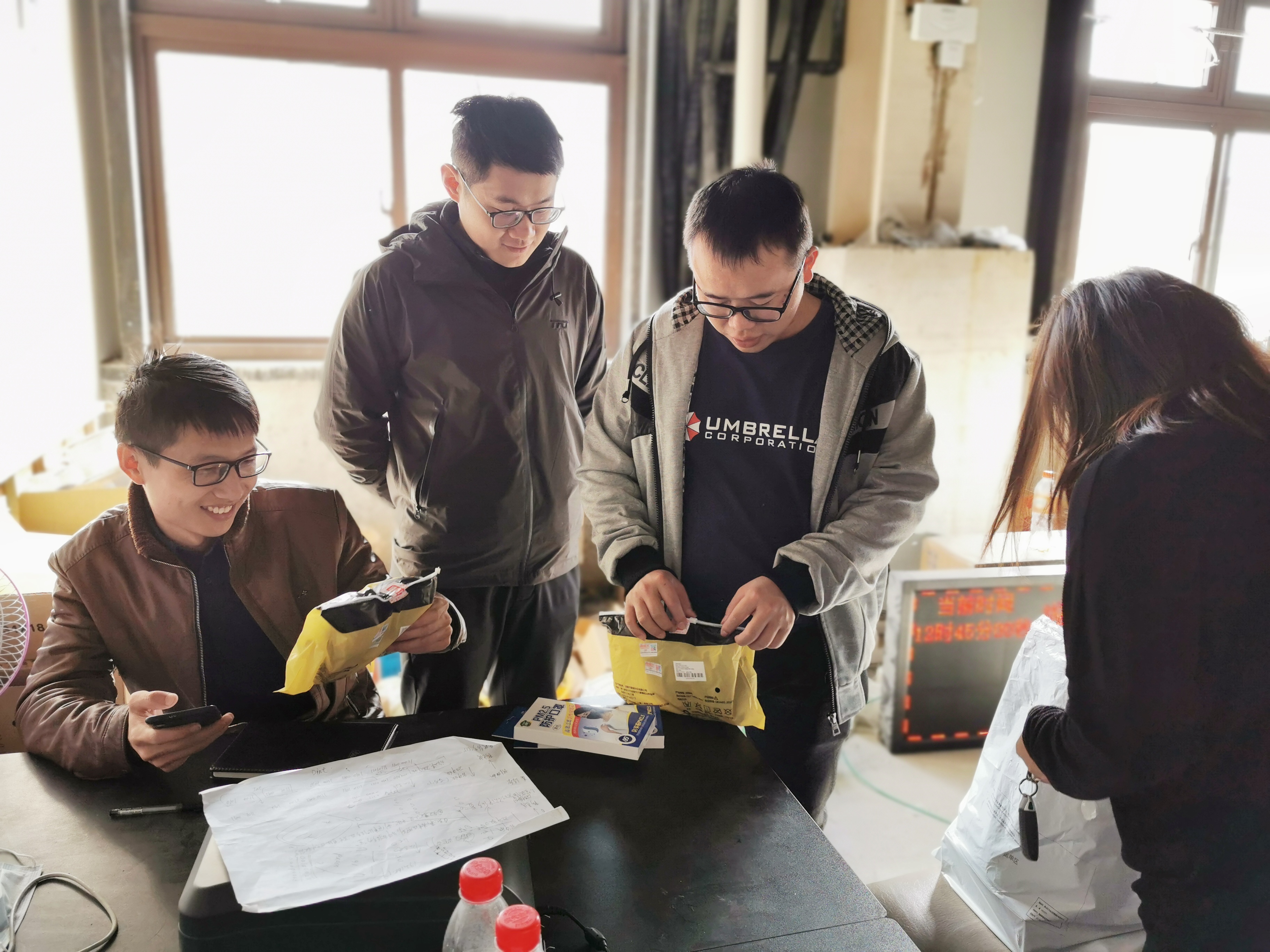 11月中旬，寶開工會組織開展“走一線、送溫暖”關愛員工暖冬行動。