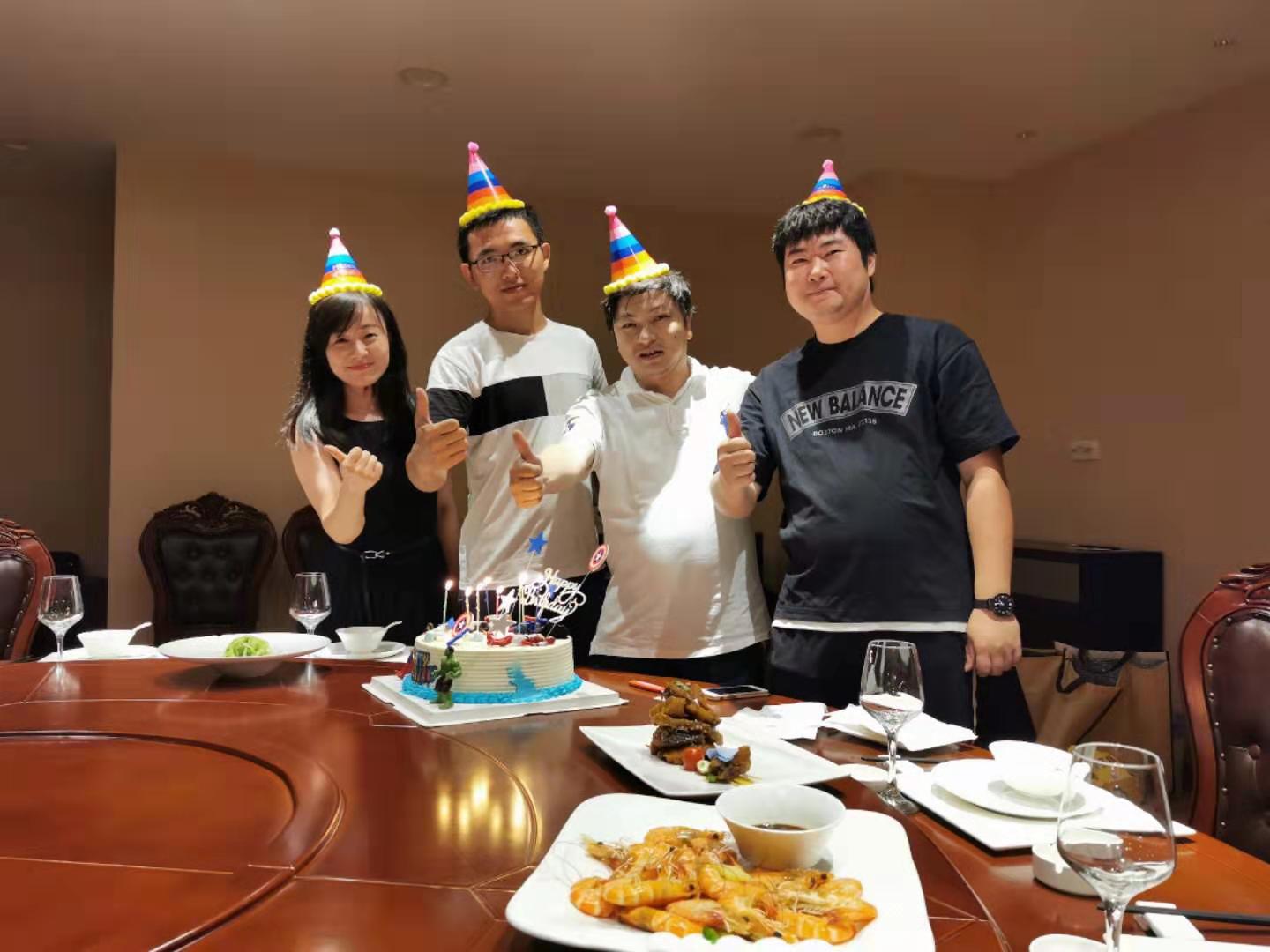夏送清涼，集體慶生，慰問(wèn)一線(xiàn) | 致我們的一線(xiàn)伙伴：辛苦了！